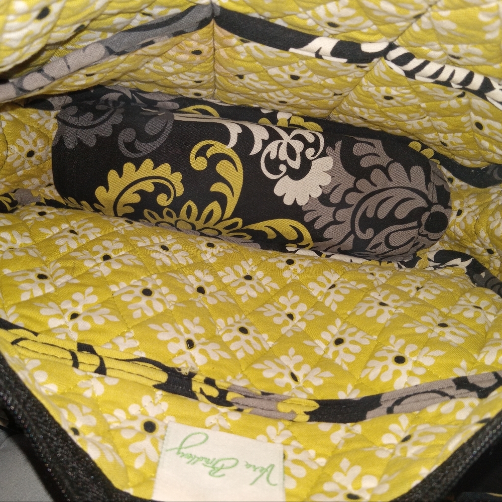 Retired like new 2010 Vera Bradley cross body shoulder bag - Picture 6 of 8